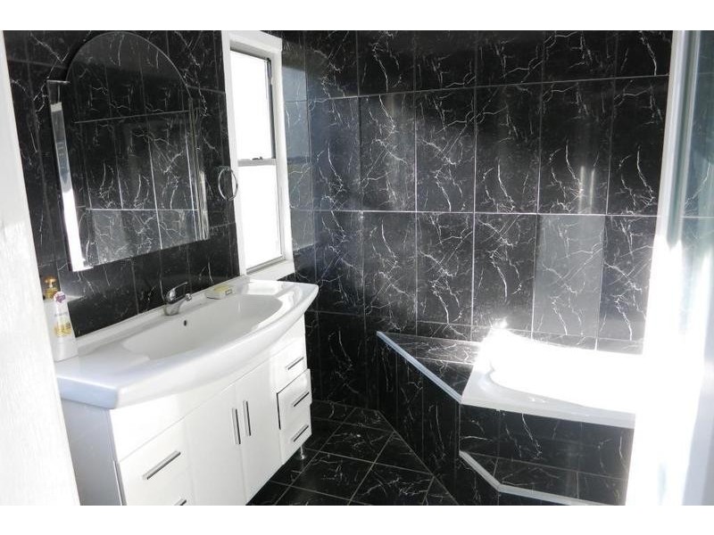 128 Murilla Street, Miles QLD 4415