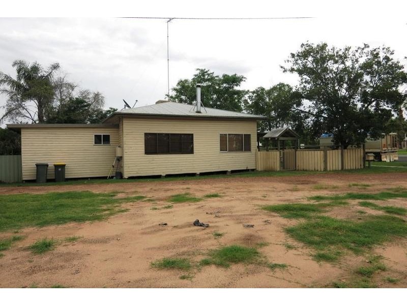 128 Murilla Street, Miles QLD 4415