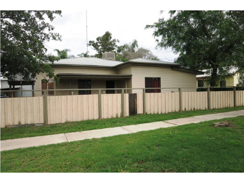 128 Murilla Street, Miles QLD 4415