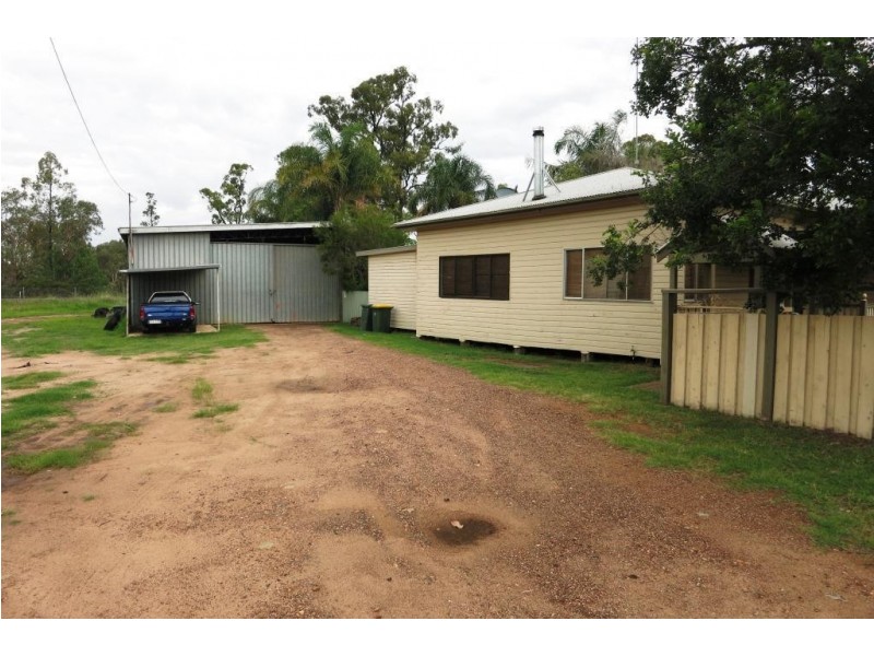128 Murilla Street, Miles QLD 4415