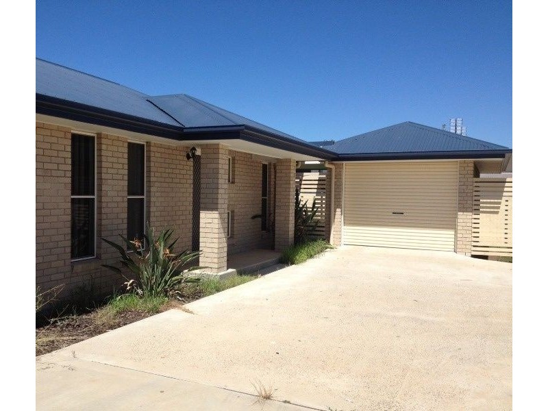 3/4 Sheridan, Chinchilla QLD 4413