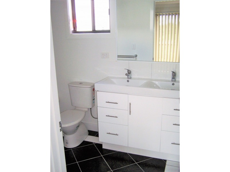 Unit 2/No.6 Holland Street, Chinchilla QLD 4413