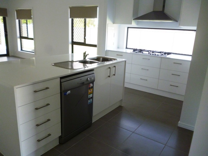 16 Parker Place, Chinchilla QLD 4413