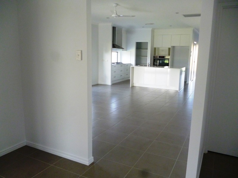 16 Parker Place, Chinchilla QLD 4413