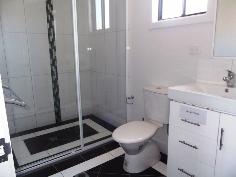 2/6 Holland Street, Chinchilla QLD 4413