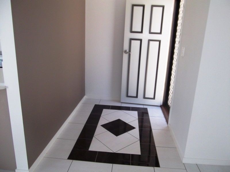 2/6 Holland Street, Chinchilla QLD 4413