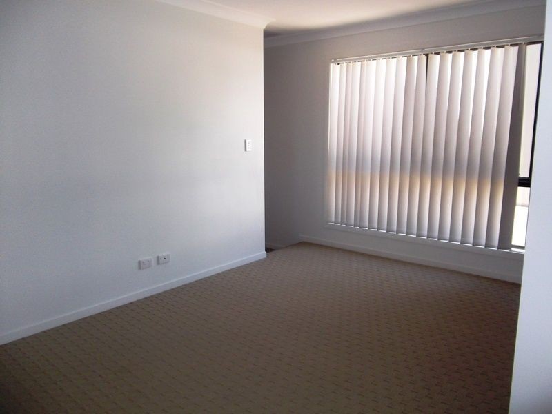 2/6 Holland Street, Chinchilla QLD 4413