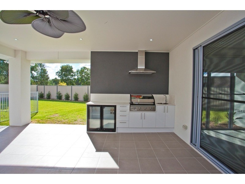 18 Parker Place, Chinchilla QLD 4413