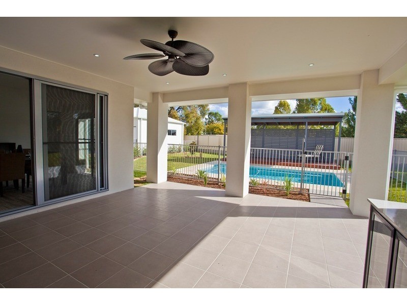 18 Parker Place, Chinchilla QLD 4413