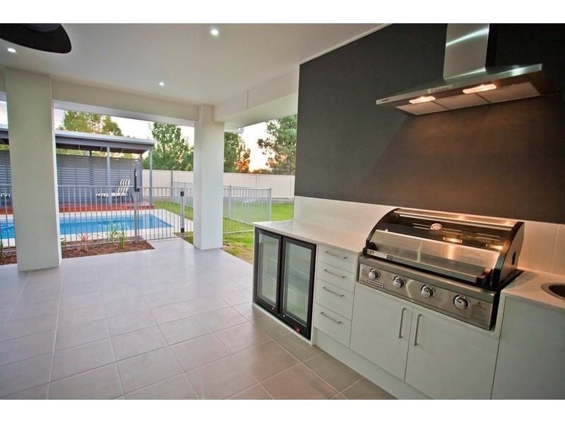 18 Parker Place, Chinchilla QLD 4413