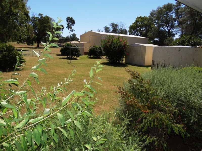 104 B Tennyson Road, Chinchilla QLD 4413