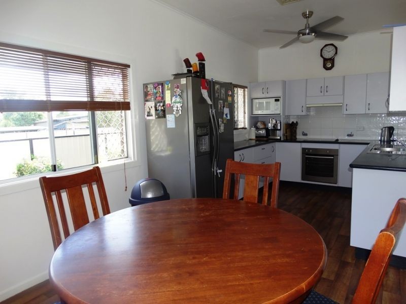 7 Windmill Road, Chinchilla QLD 4413