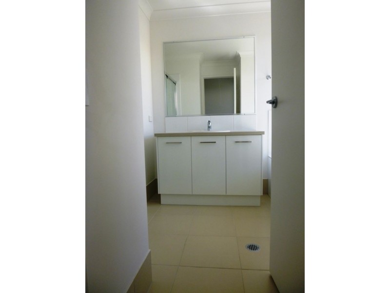 6. Bridgeman Parade, Chinchilla QLD 4413