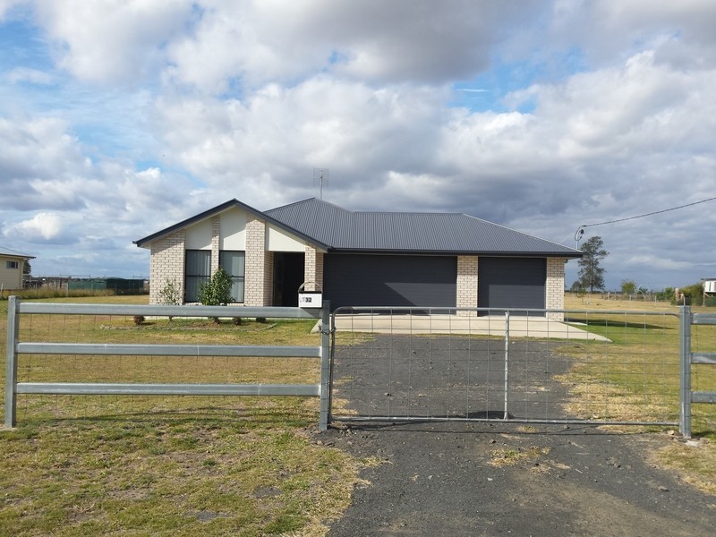 32 Ainsworth St, Chinchilla QLD 4413