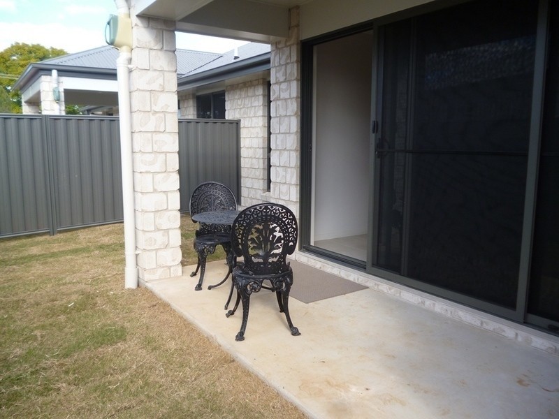 2/65 Wambo, Chinchilla QLD 4413