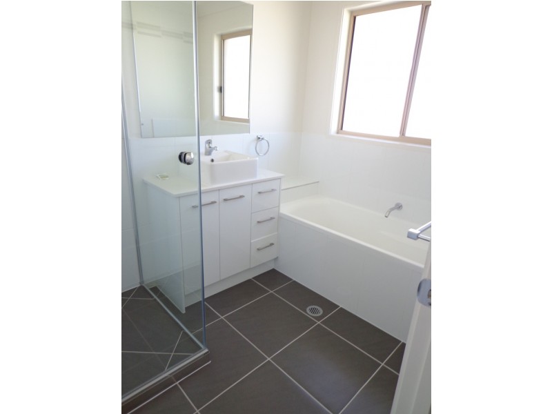 99 Zeller St, Chinchilla QLD 4413