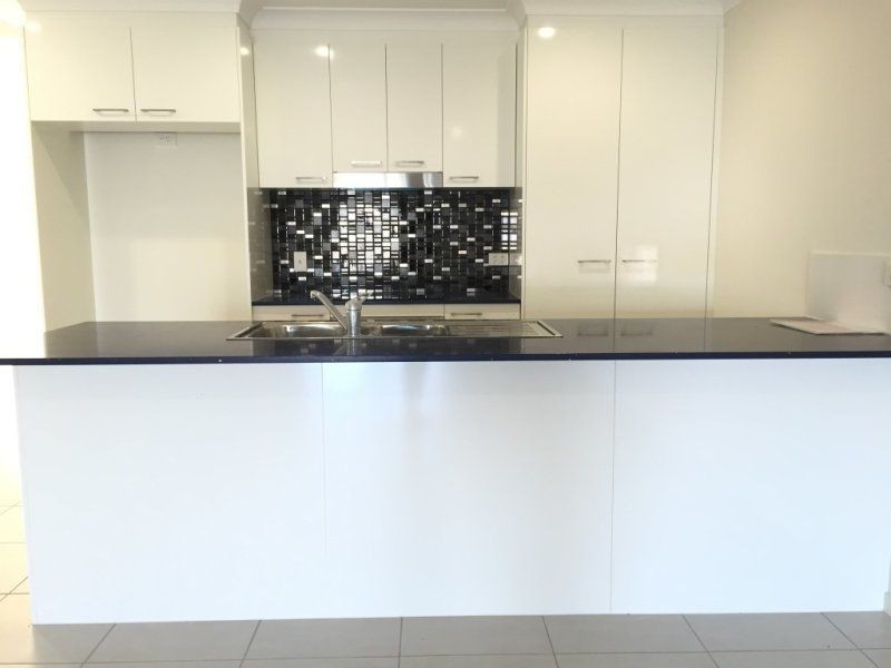 2/13 Hurse Street, Chinchilla QLD 4413