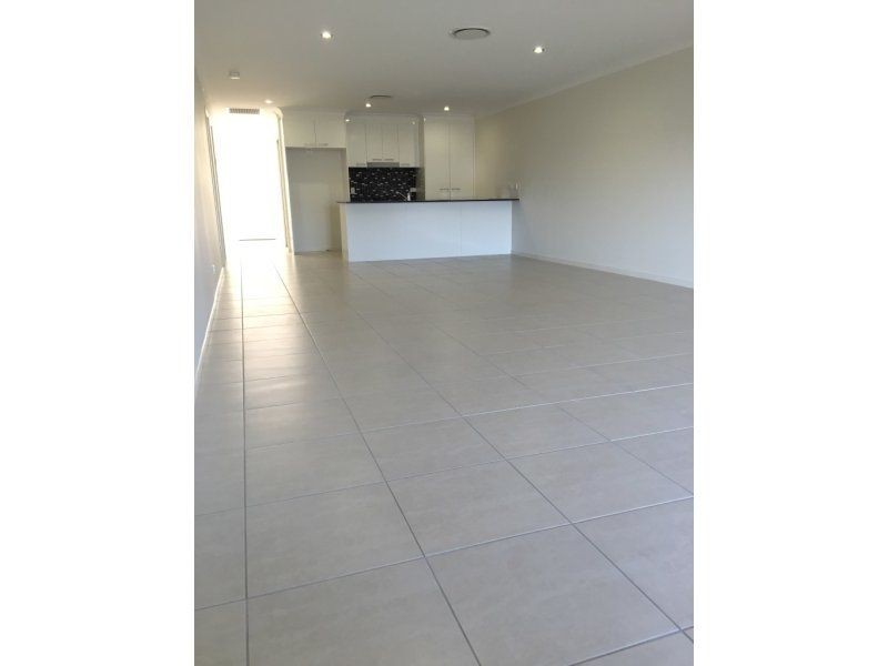2/13 Hurse Street, Chinchilla QLD 4413
