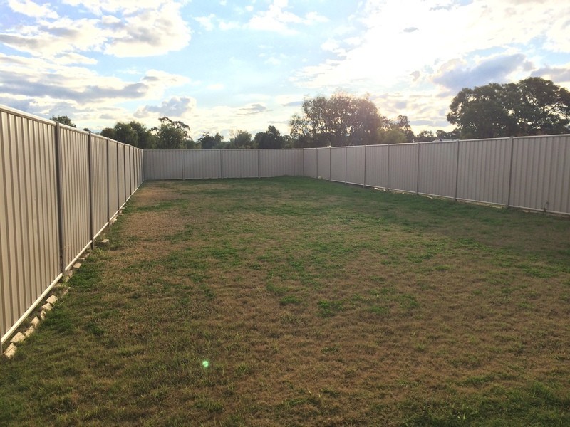1/15 Back Avenue, Chinchilla QLD 4413