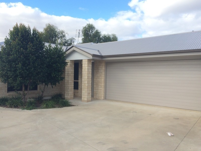 2/45 Pilkington Street, Chinchilla QLD 4413