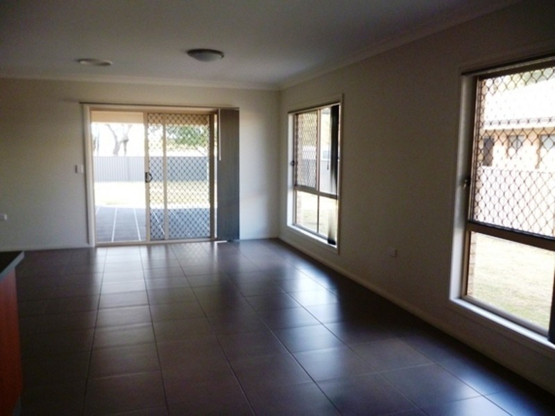 63 Sommerfeld Cr, Chinchilla QLD 4413