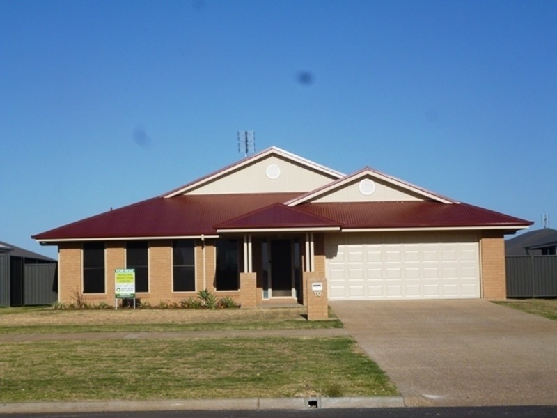 110  Windmill Rd, Chinchilla QLD 4413