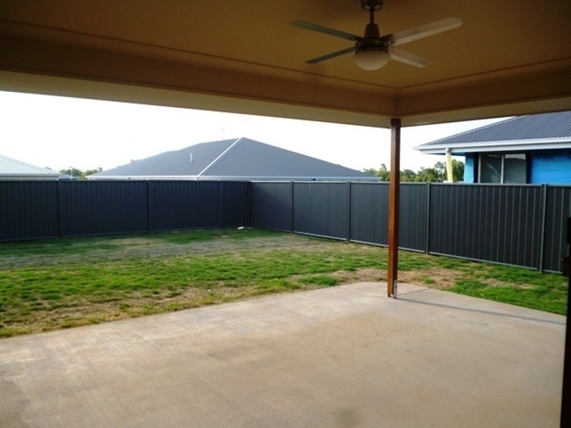 110  Windmill Rd, Chinchilla QLD 4413