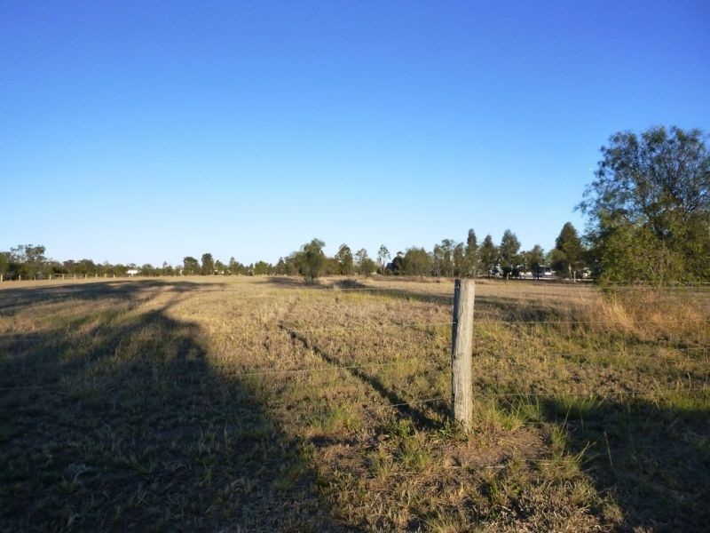 255 Windmill Road, Chinchilla QLD 4413