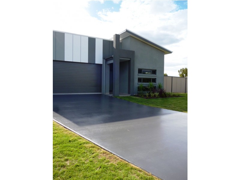 16 Parker Place, Chinchilla QLD 4413