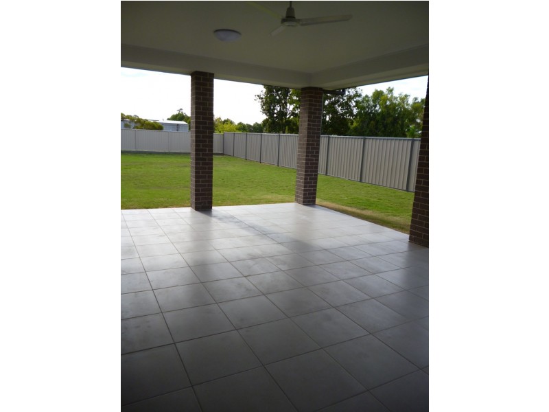 16 Parker Place, Chinchilla QLD 4413