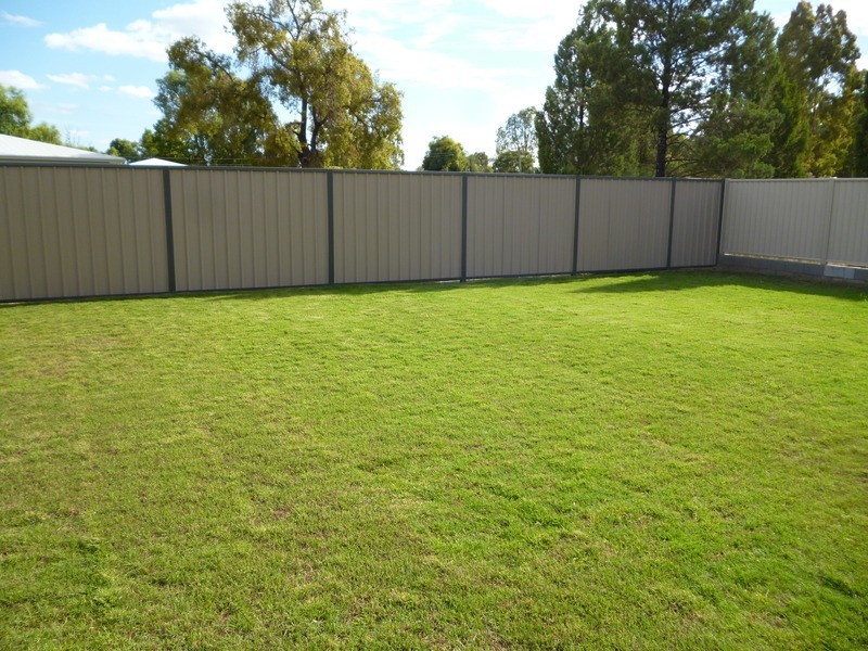 16 Parker Place, Chinchilla QLD 4413