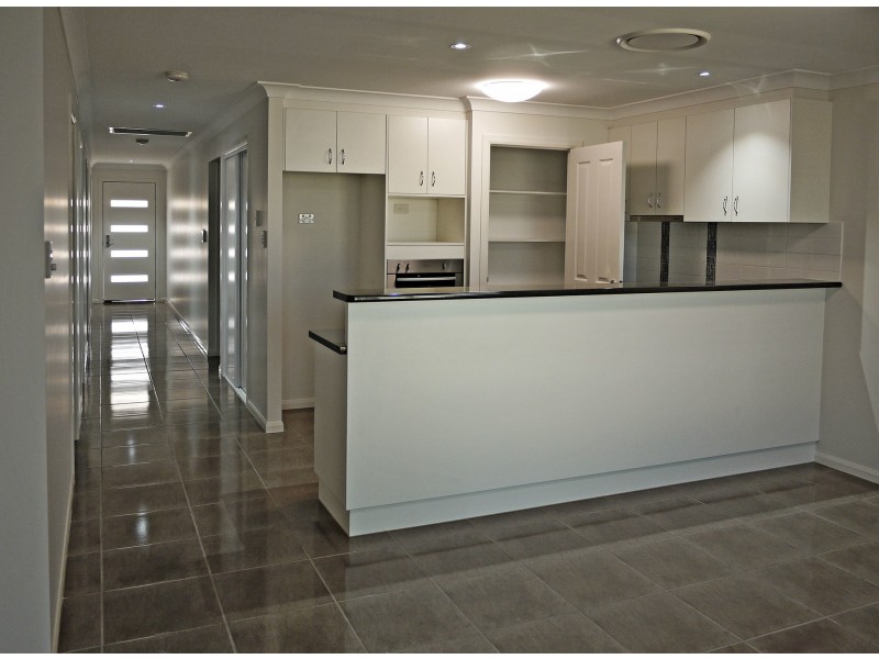 2/38  Gormleys Road, Chinchilla QLD 4413