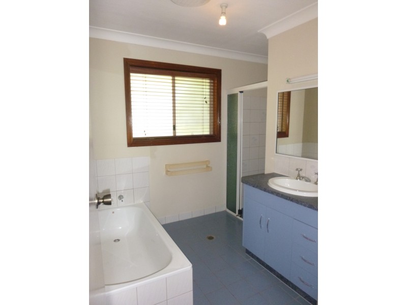 8 Stevenson Street, Chinchilla QLD 4413