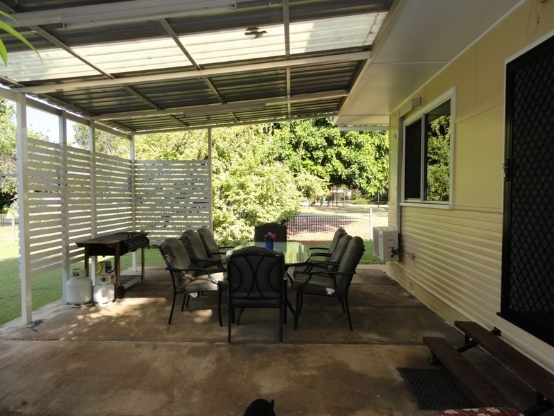 11 Nevell, Chinchilla QLD 4413