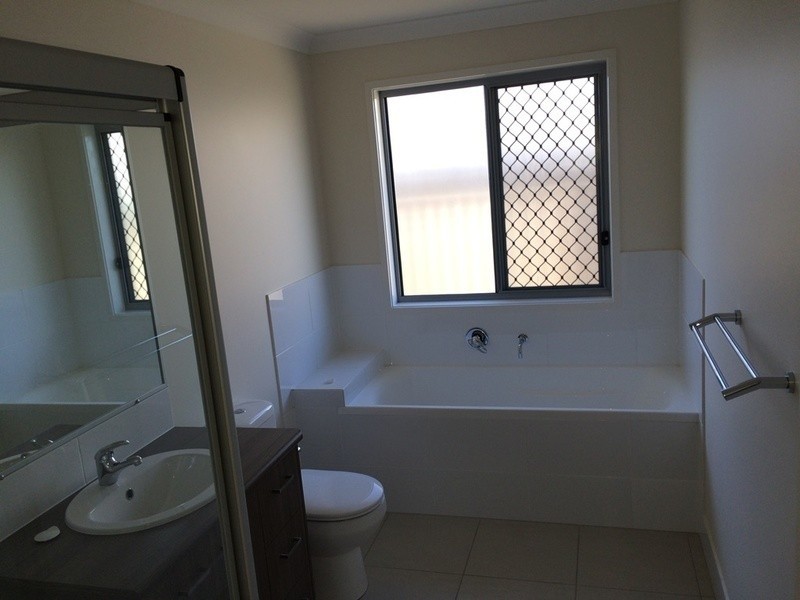 27 Ellem Dr, Chinchilla QLD 4413