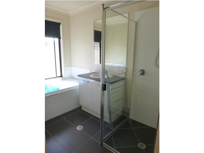 10 Bridgeman Parade, Chinchilla QLD 4413