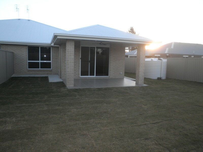 Unit 1/3 Platz Street, Chinchilla QLD 4413