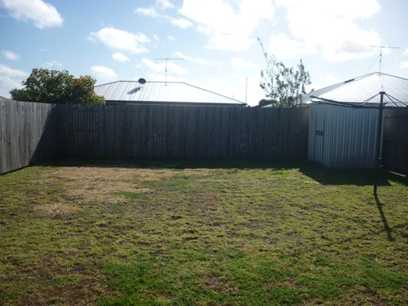 2/101 Zeller Street, Chinchilla QLD 4413
