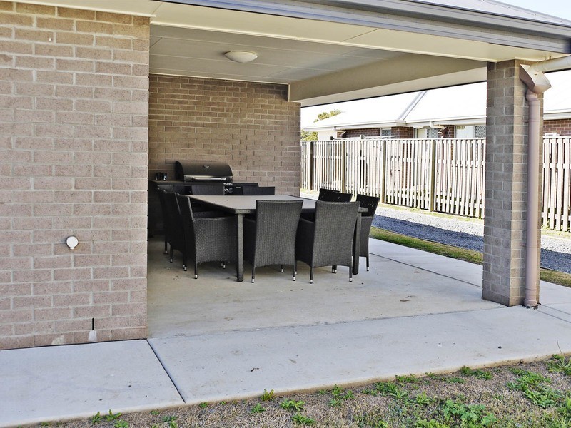 3 Hughes Avenue, Chinchilla QLD 4413