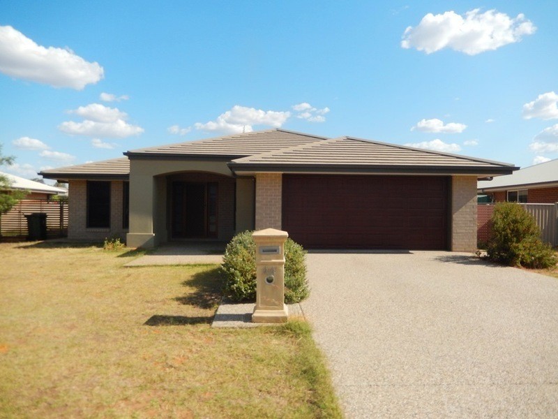 44 Sommerfeld Crescent, Chinchilla QLD 4413