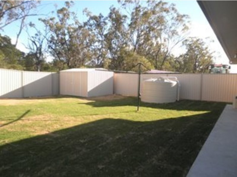 35 Ellem Dr, Chinchilla QLD 4413