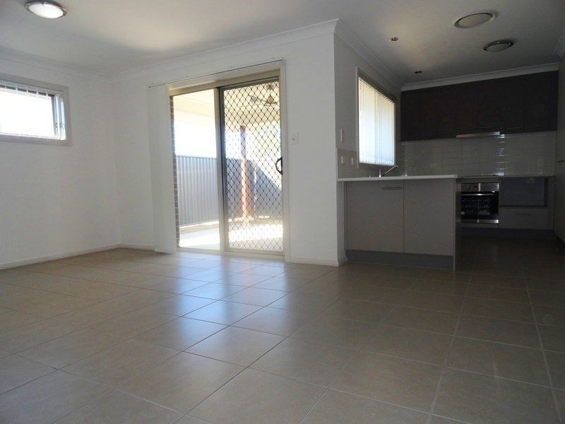 3/104-106 Windmill Road, Chinchilla QLD 4413