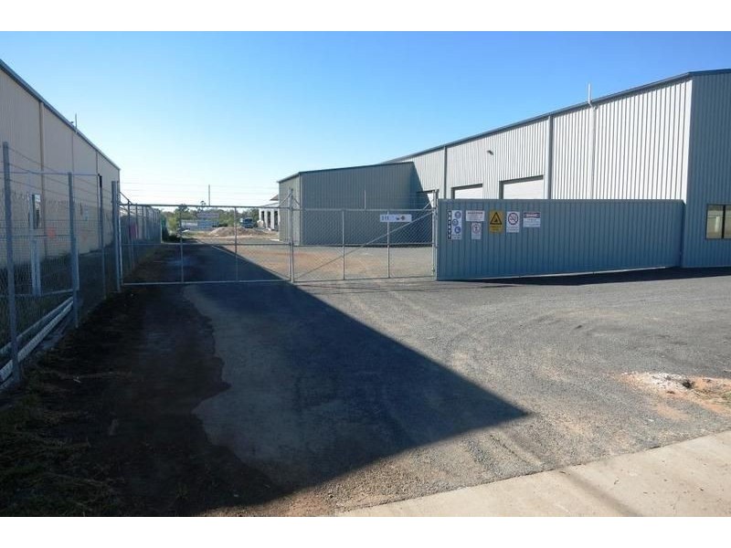 33 Emmerson Street, Chinchilla QLD 4413