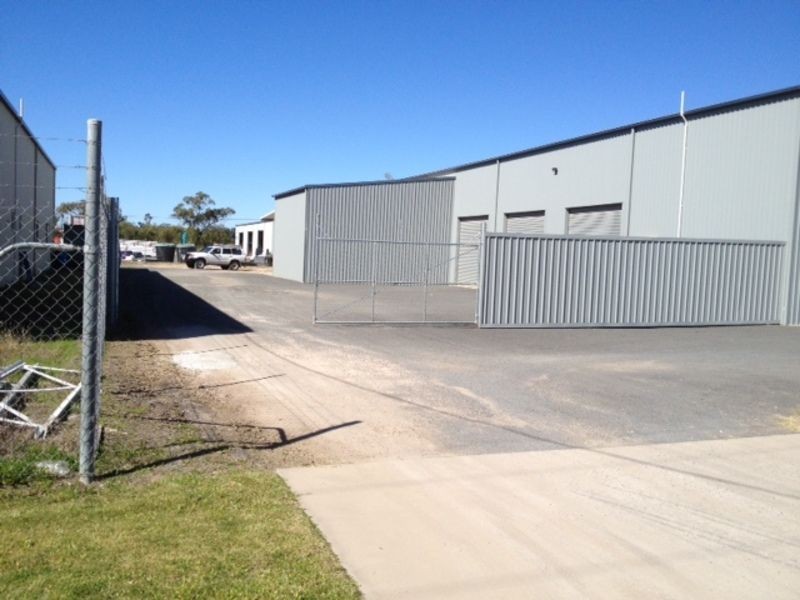 33 Emmerson Street, Chinchilla QLD 4413