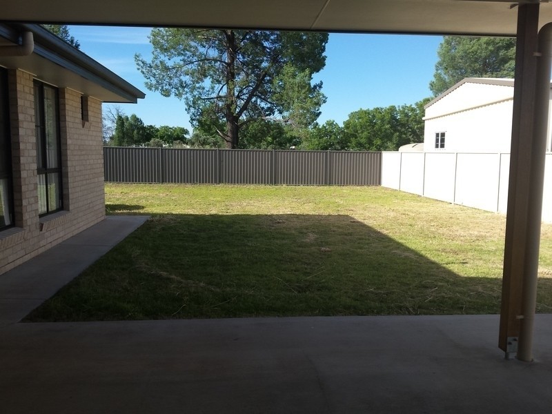 75 Sommerfeld Cr, Chinchilla QLD 4413