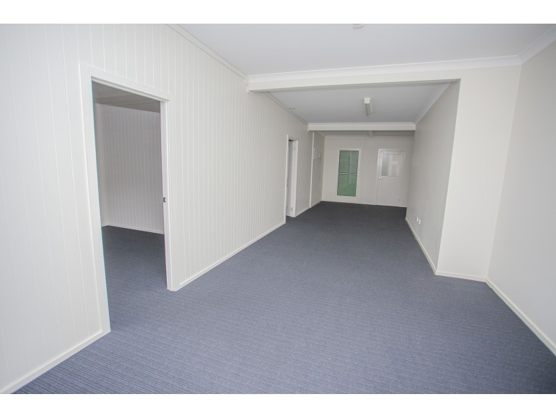 3 & 4/25 Bell Street, Chinchilla QLD 4413