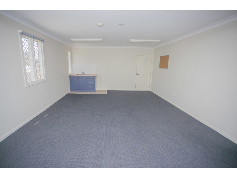 3 & 4/25 Bell Street, Chinchilla QLD 4413