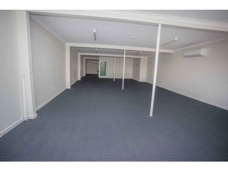 3 & 4/25 Bell Street, Chinchilla QLD 4413