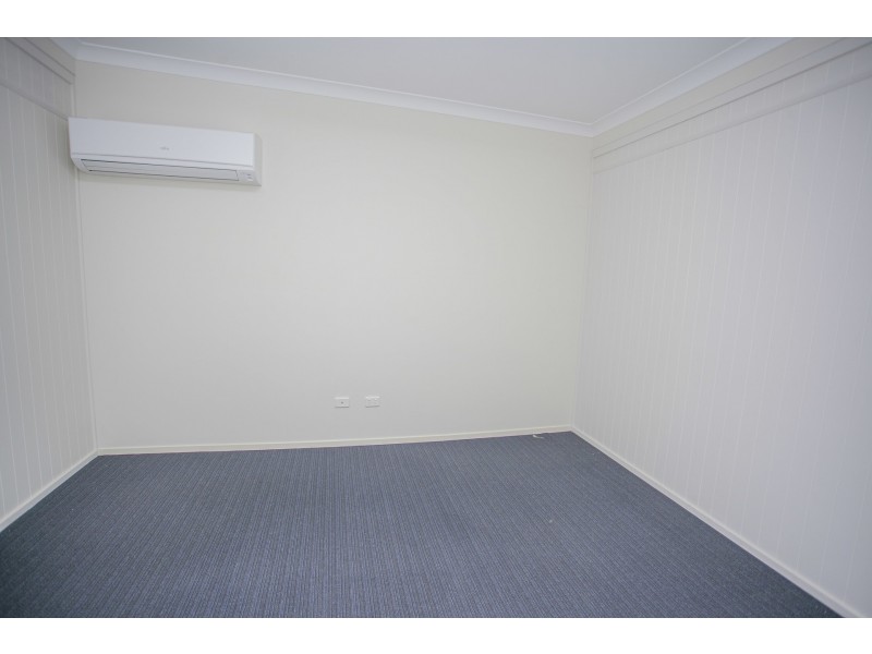 3 & 4/25 Bell Street, Chinchilla QLD 4413