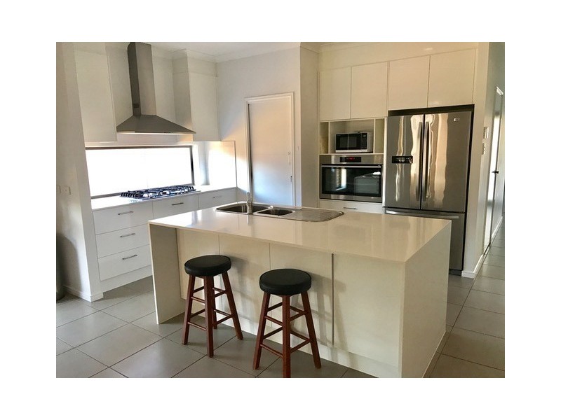 16 Parker Place, Chinchilla QLD 4413